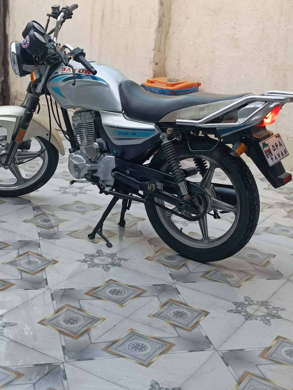 سلام عليكم دايون عظم للبيع موديل 2020 مكفوله كفاله عامه اوراق اصولي كمرك مدفوع دراجه كامله مكمله نكره سلف كهربائيات كلها شغاله عدادات دراجه حلوه وناعمه مكاني طويريج السعر 750 وبيها مجال كلش قليل /***********
