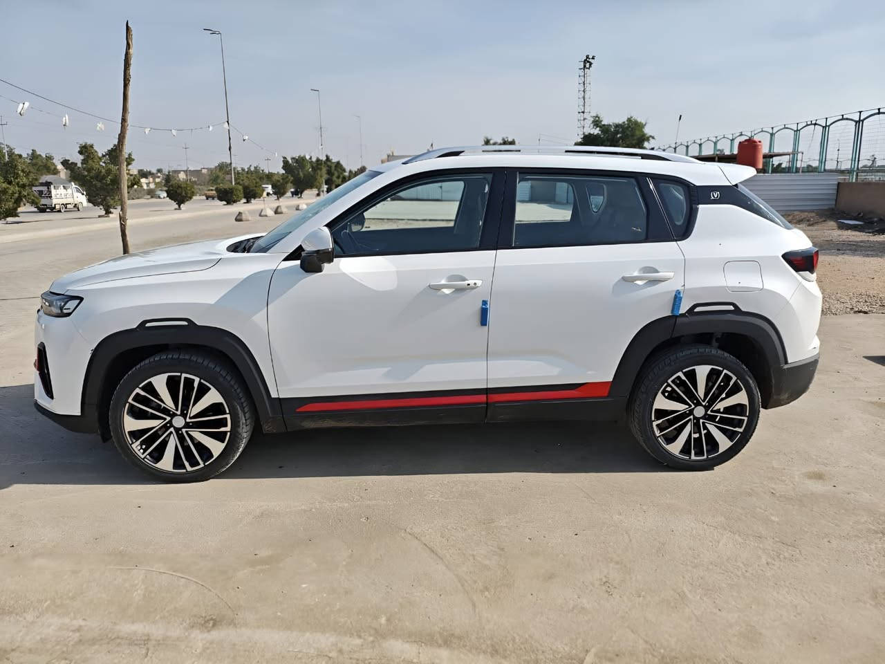 شانجان CSPlus 35 موديل ٢٠٢٤ للبيع
السيارة استلام من المصرف باقي عليه سنتين استقطاع مباشر 
محرك ١٥٠٠ تيربو ، كاميرا ٣٦٠ درجة ، مري كهرباء ، بانوراما زجاج بالسقف ،  السيارة بعدها باسم الشركة الي يشتريها كبل تتحول باسمه السنوية ، صندوك كهرباء ، مكاني بابل ابي غرق
السعر ١٢٥وبيه مجال بسيط]
‏***********
