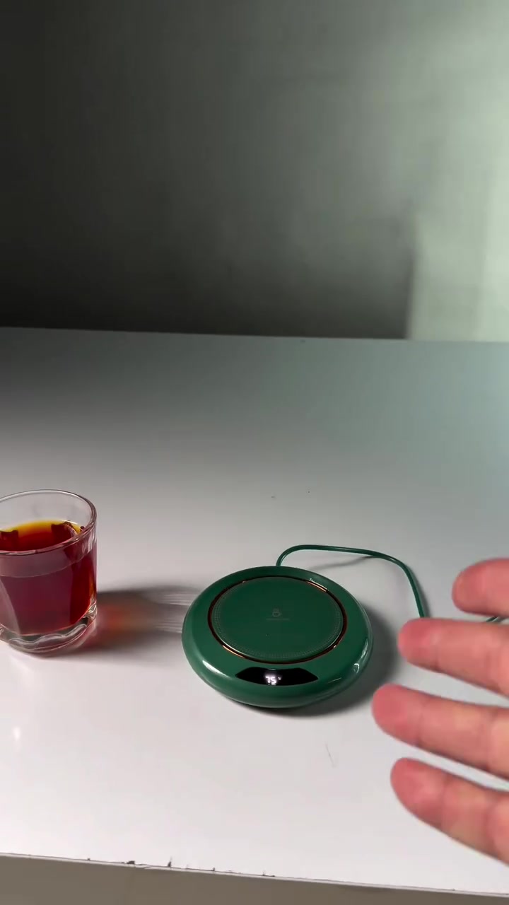 قاعدة تسخين الأكواب الذكية المستمرة M308 الذكية (Smart Constant Warm Coaster)

قاعدة إلكترونية ذكية مخصصة للحفاظ على حرارة المشروبات وتسخينها بشكل مستمر وثابت مباشرة عبر سطح التسخين الذكي.

• شاشة رقمية مدمجة: تعرض درجة الحرارة بوضوح لمتابعة مستوى التسخين الحالي.

• تحكم ذكي بزر واحد: زر لمس مدمج (Key) لتشغيل وإطفاء الجهاز والتحكم في درجات الحرارة بسهولة وتغييرها بمقدار 10 درجات مئوية عند كل ضغطة.

• متعددة الاستخدامات للأوعية: مناسبة لتسخين الأكواب الزجاجية، المشروبات المعلبة (البوكس)، الأكواب البلاستيكية، والأكواب السيراميكية (يفضل استخدام أوعية ذات قاع مسطح لضمان أفضل توصيل حراري).

• درجات حرارة قابلة للتعديل: تبدأ حرارة التشغيل الافتراضية من 55 درجة مئوية، ويمكن زيادتها لتصل إلى الحرارة القصوى 75 درجة مئوية.

• اسم المنتج: HEATING CUP
• الموديل: M308
• الجهد الكهربائي المطلوب (Rated Voltage): بقوة 5V == 2A
• وزن المنتج (Product Weight): 110 غرام
سعره 10الف


**إذا كنت صاحب هذا الإعلان وتريد حذفه لأي سبب، رجاءا أرسل رسالة إلى الدعم الفني**