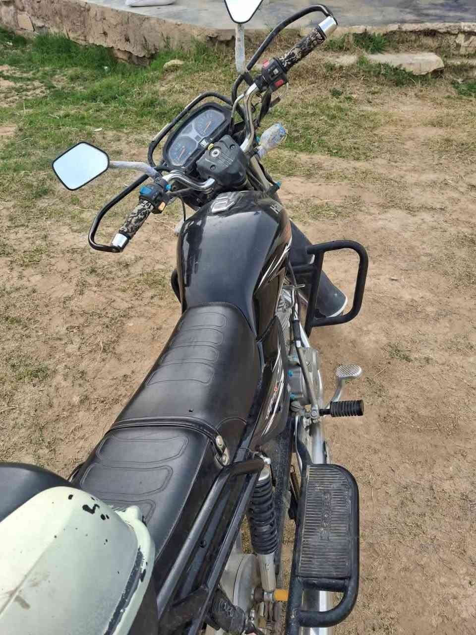 سلام عليكم شباب موطور قفاز مسجل موديل ٢٠٢٠نضافه فول من دوام عل بيت سعر خاص ‏‏‪***********‬‏هاذ صاحب الموطور
