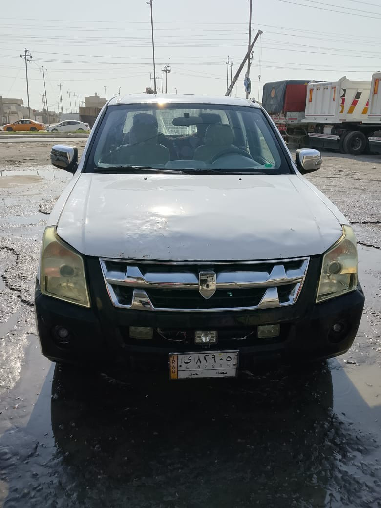 السلام عليكم بيك اب للبيع 20 ورقه مكينه وكير  كفاله مراوس بسمند بيجو  مكلف بنشر رقم صاحب السيارة ***********
