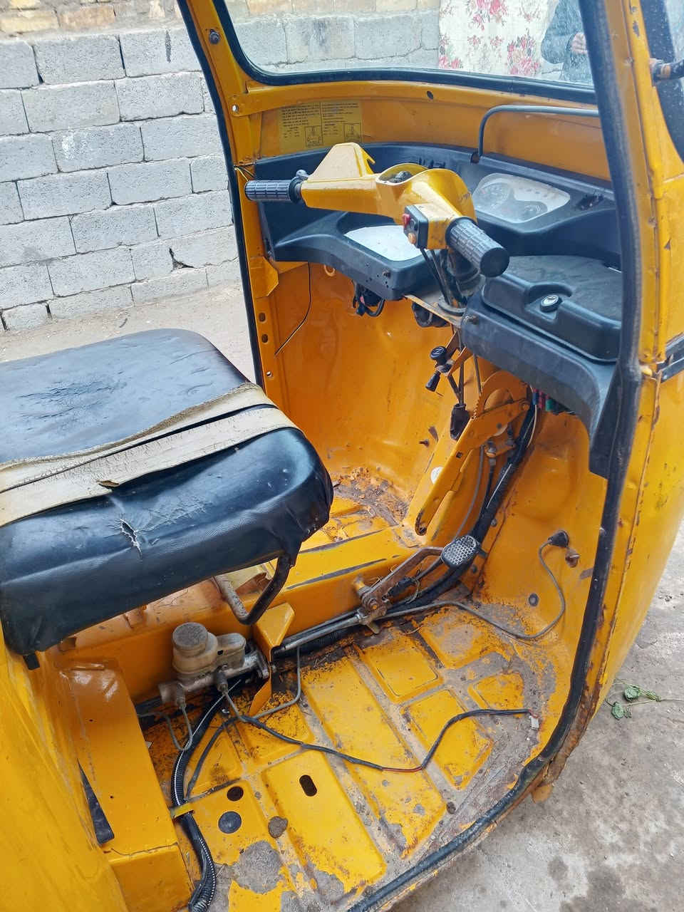 تيك توك اتول شغاله كامله قبل للشارع اوراق كامله السعر مليونين الا ربع مكاري بغداد موديل 18
***********
