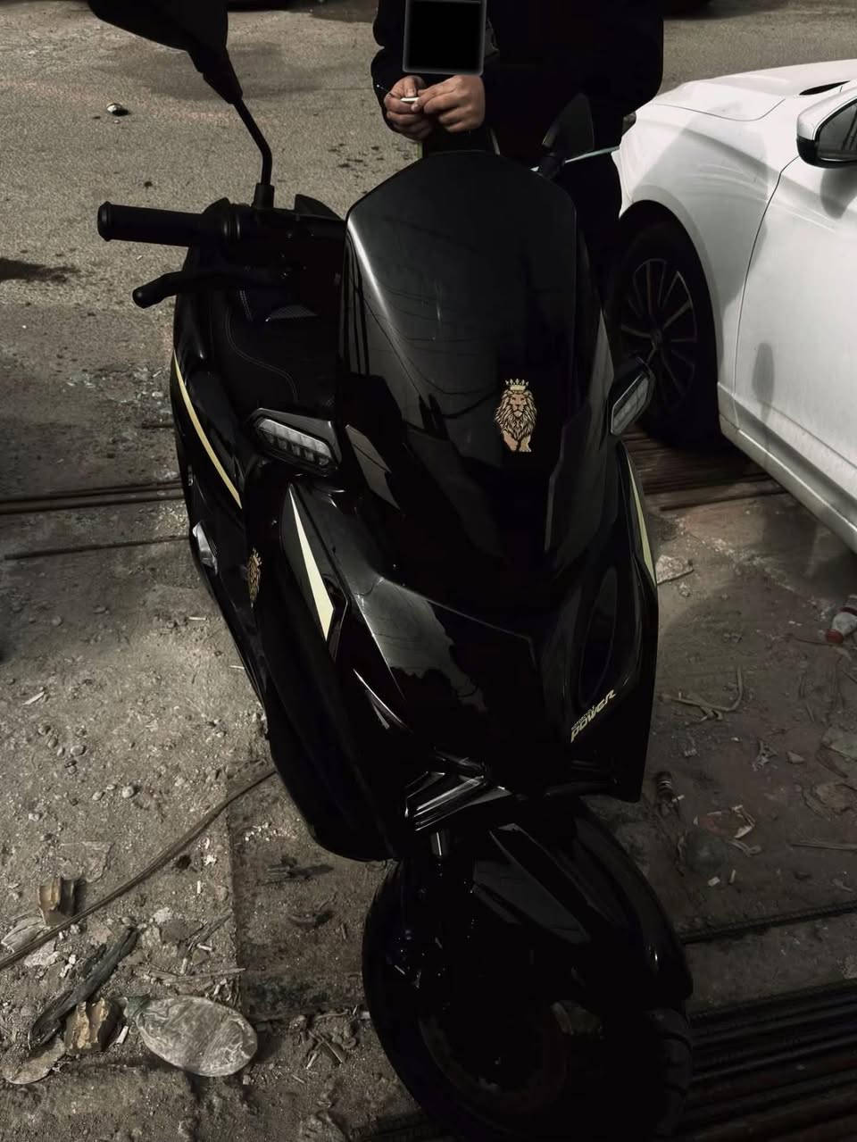 السلام عليكم ، للبيع بطارية ليثيوم فوسفات الحديد 30 امبير ، تمشيك بالشحنه الوحدة اقل شي 70 كيلو متر
قدرة الملف 3000 واط 
اخذتها قبل شهر ونص والنضافة الخارجية والداخلية 100% 
بيها 3 سرع 
دبل امامي دهن دبل خلفي غاز 
نظام بارك p 
مثبت سرعة 
 تكدر تتحكم بلون الضوة الامامي ببرنامج بالجهاز 
السعر 1,550,000 وبيها مجال ، للتواصل خاص او واتس اب *********** 
مكاني بغداد البنوك / الكرادة
