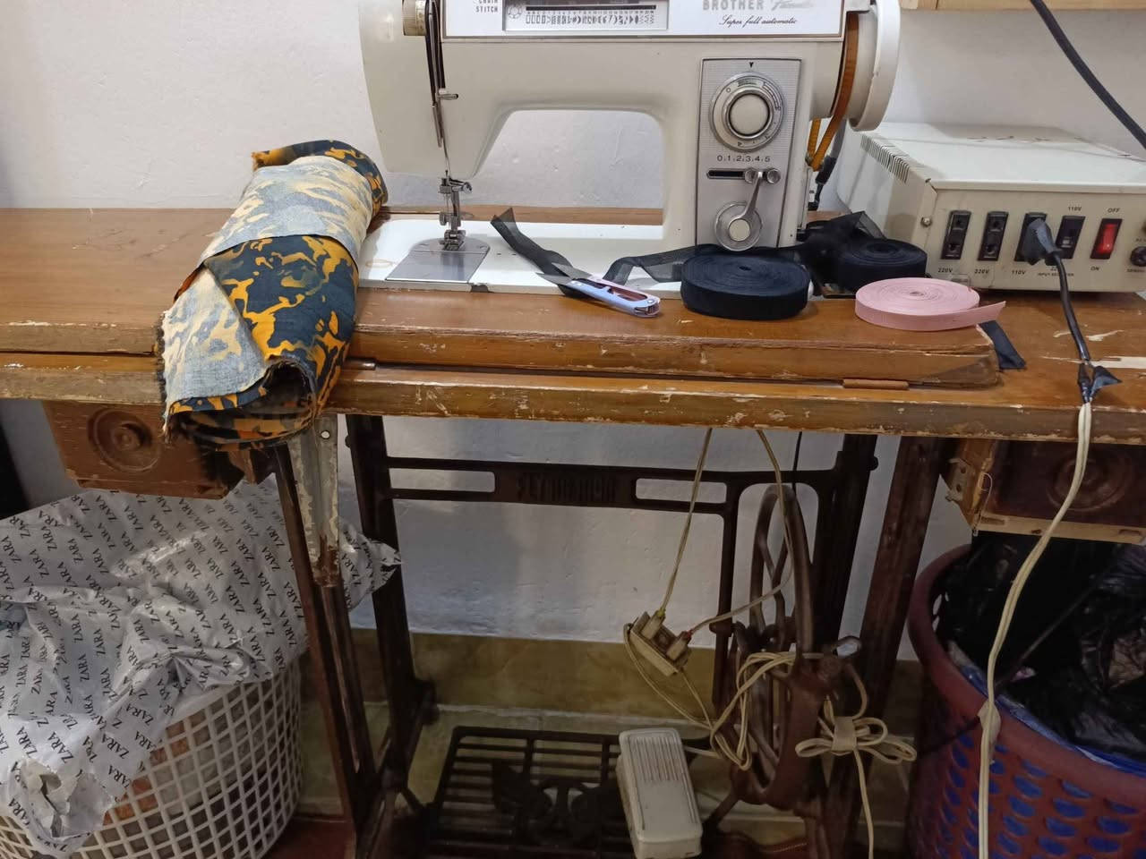 السلام عليكم 
مكينة خياطة براذر ام الجنطة وعشرين نقشه وأسوي حتى بيت الدكم اريدها 125 هيه والميز والرافعه شرط الفحص Singapore


**إذا كنت صاحب هذا الإعلان وتريد حذفه لأي سبب، رجاءا أرسل رسالة إلى الدعم الفني**