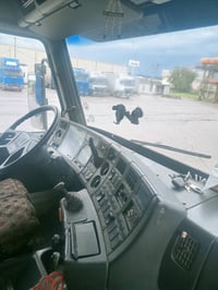 سكانيا 113 كير3/3 تنباع راس تنباع ويا عربانة قير مثبتا رقم 07503865963