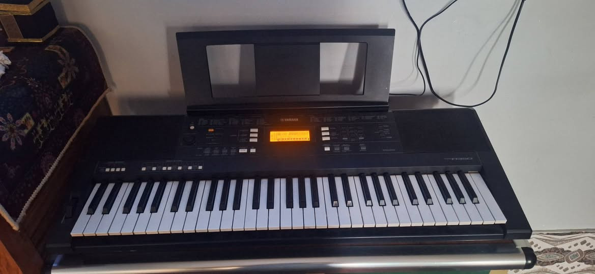 السلام عليكم 
للبيع أورج Yamaha PSR-A350 

شرقي غربي 

الجهاز نظيف جداً نضافتة 100% واستخدام شخصي مال بيت الجهاز بحالة الوكالة 

الملحقات : الكيبل + الكارتون 

المكان : بغداد - الحبيبيه - قرب مركز الحبيبية

السعر 250الف وبي مجال بسيط حك الجيه 

للتواصل : ***********
