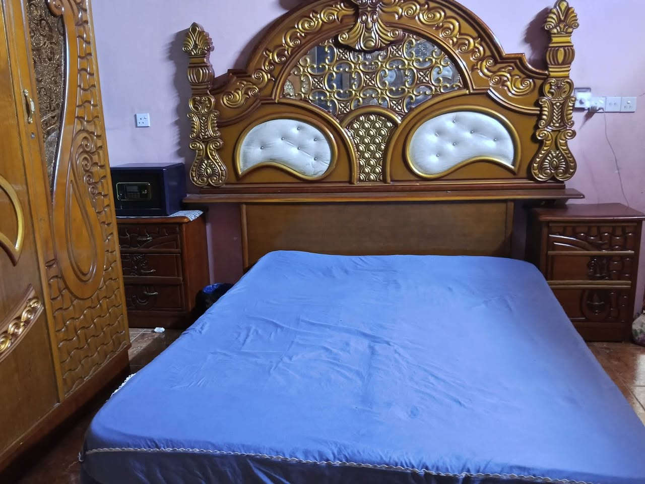غرفة نوم ثقيله جدا خشب درجه اولى ب 550 الف وبيهه مجال المكان الثعالبه خلف اسواق الشورجه


**إذا كنت صاحب هذا الإعلان وتريد حذفه لأي سبب، رجاءا أرسل رسالة إلى الدعم الفني**