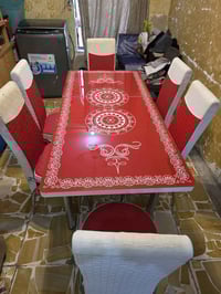 ميز وكراسي تركي جديد ونظيف جدا استعمال قليل .. ميز سلايد يتكبر ويتصغر ...