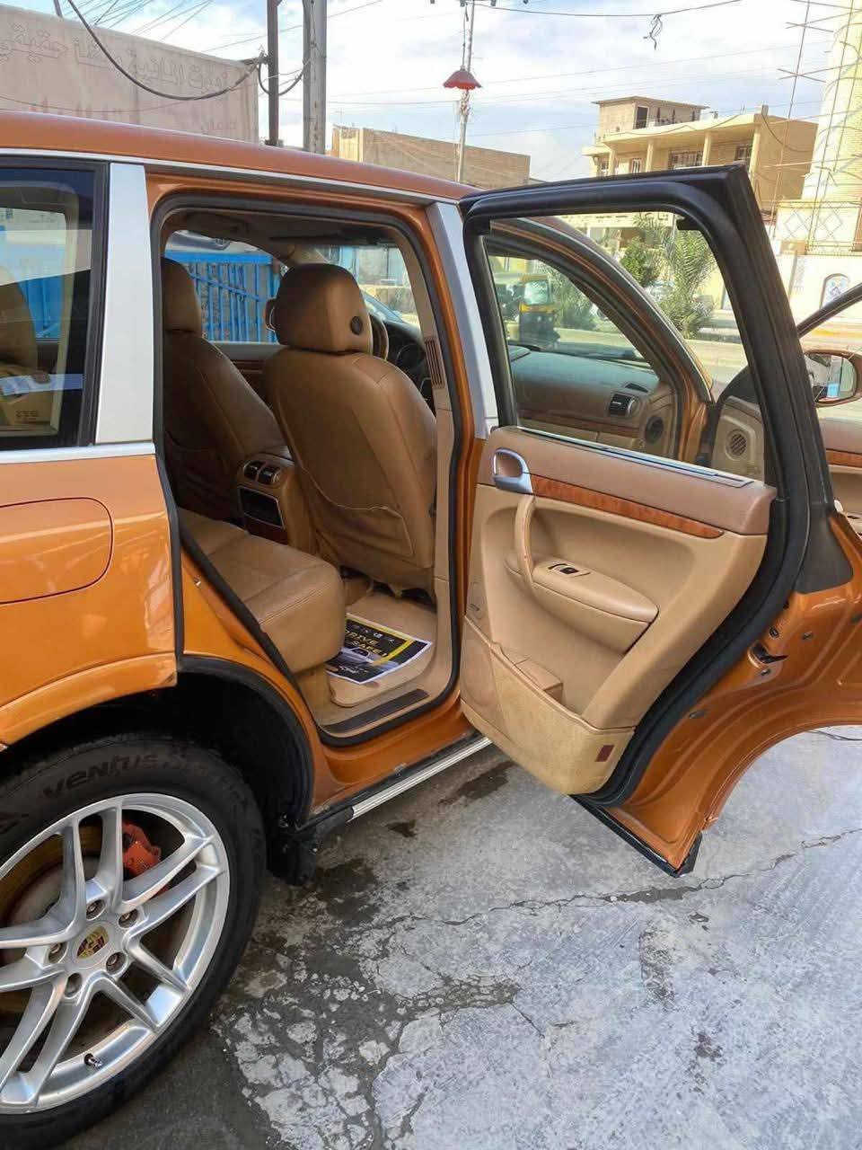 ***********
بورش الماني فول 1 +1 مواصفات فور ويل اكسل  مديل 2009  مكفوله من ظرر او صبغ 
رقم انكليزي بسمي 
كير محرك مكفول تبريد شغال  
3قطع وكل جهه تحكم بمستوى درجه حراره تبريد تتفئه شغاله صدر خلفي ومامي كله جديد 
تخم تاير  بصمه تشغيل ابواب بصمه تشغيل عن بعد رمونت سنتر لوك اناره داخليه وخارجيه جهاز انذار سرقه بانواما تحكم ستيرن شفتات     
4 جهات شغال تحكم مري كهرباء شفط اناره  هيترات  قلاب ويا بك كشنات كهرباء وتتفئه  وتبريد  وخزن كشنات خلفيه كهرباء تتفئه هيترات بل كشنات.
ستيرن تدفئه تبريد
جنطه كهرباء عل رمونت مسجل شاشه لمس بلوتوث ماوس اواكس GBS شغال  نضام صوت فتاك 9 سماعات  دمام خلفي بسبير بلاد  جنجر ٦ اقراص 
شاشه اعطال وعداد السياره كله عل شاشه حساسات خلفيه رادار  سياره مرايا داخليه عاكس ضوء 
مانع منعطفات بسرعه 120 كروز سرعه و مانع انزلاق 
سياره بيهه عزل تام - نظام رادار مامي الي بي ميزه التثبيت الاوتماتيكي السرعه بالنسبه السياره الي امامك نظام منع السيارة من النزول عن الرصيف في حالة نوم السائق
- نظام توازن هيدروليكي لتوازن السيارة الاطارات تتحرك والسياره ثابته في الطسات    وارده   لبيع  110 وبيهه مجال او مراوس  عنوان بغداد  مدينه صدر هاذه رقمي***********
