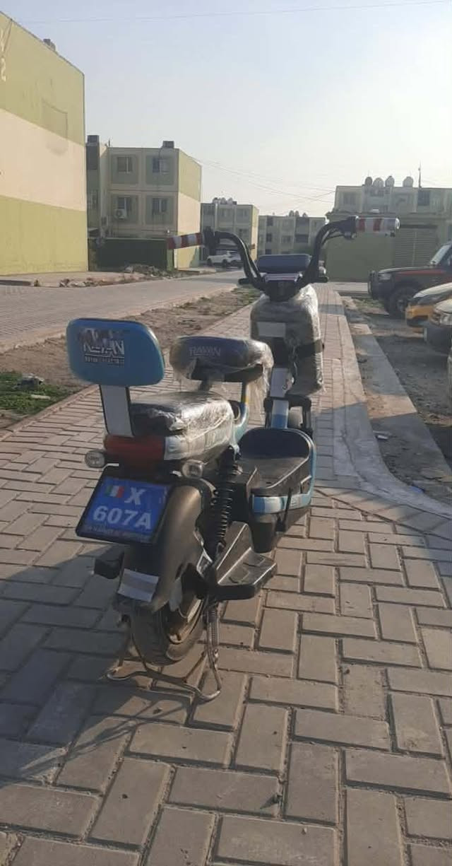 دراجه شحن ريان حجم 14 اي عطل مابيه بصمه تشغيل عن بعد سويج باتريات جدد مامستخدمة  عقل مالته الاصلي سعر ٣٠٠ وبي مجال التصال ***********
