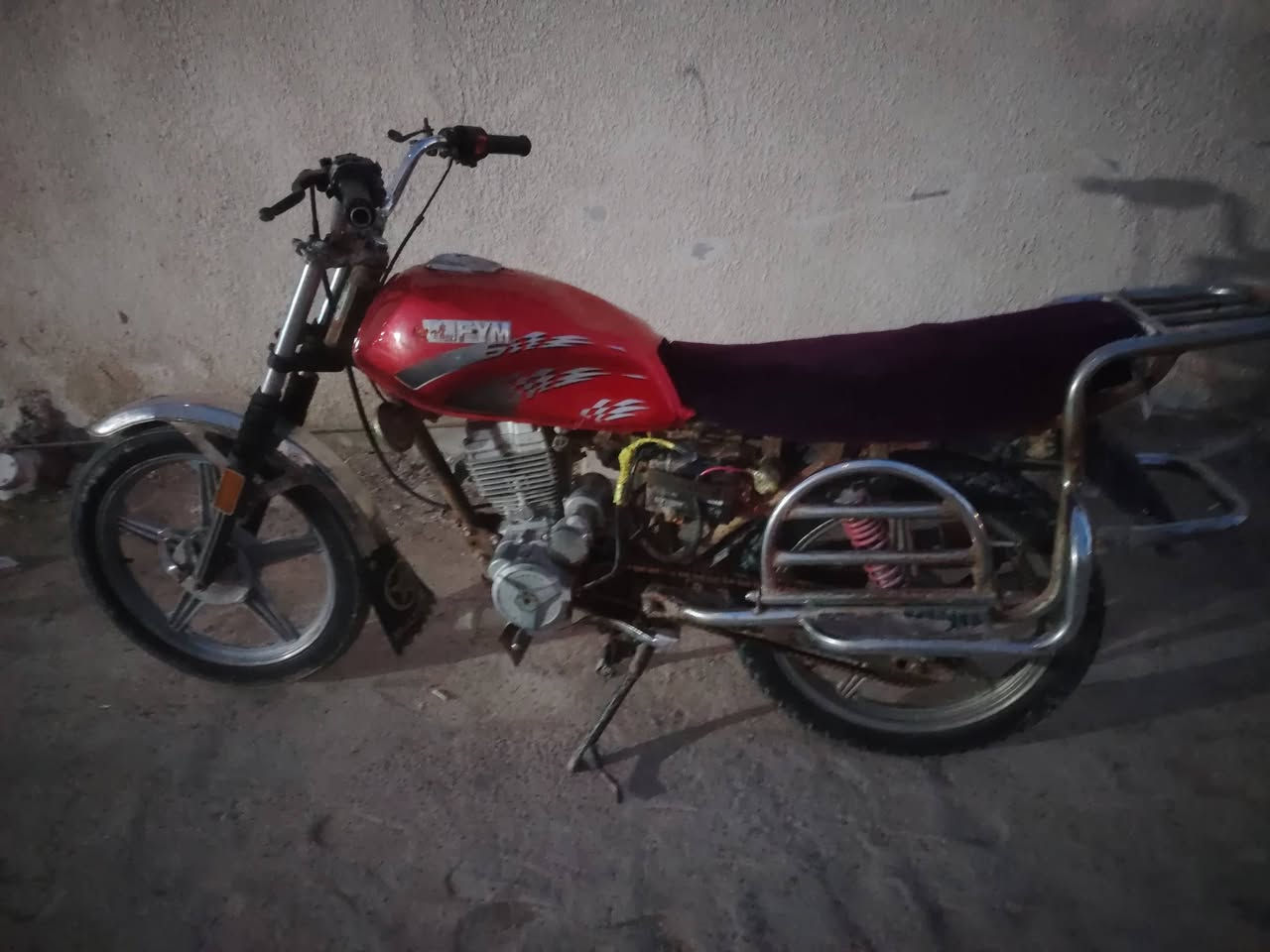 سلام عليكم دراجه كلك سعر 175وبيه مجال شراي يدلل


**إذا كنت صاحب هذا الإعلان وتريد حذفه لأي سبب، رجاءا أرسل رسالة إلى الدعم الفني**