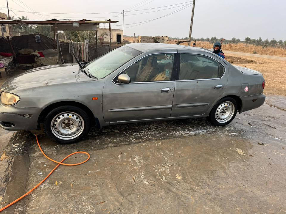 نيسان مكزمه ٢٠٠٥ للبيع السياره نضيفه وجاهزه  السعر 16ورقه للأستفسار ***********  مكاني الديوانيه
