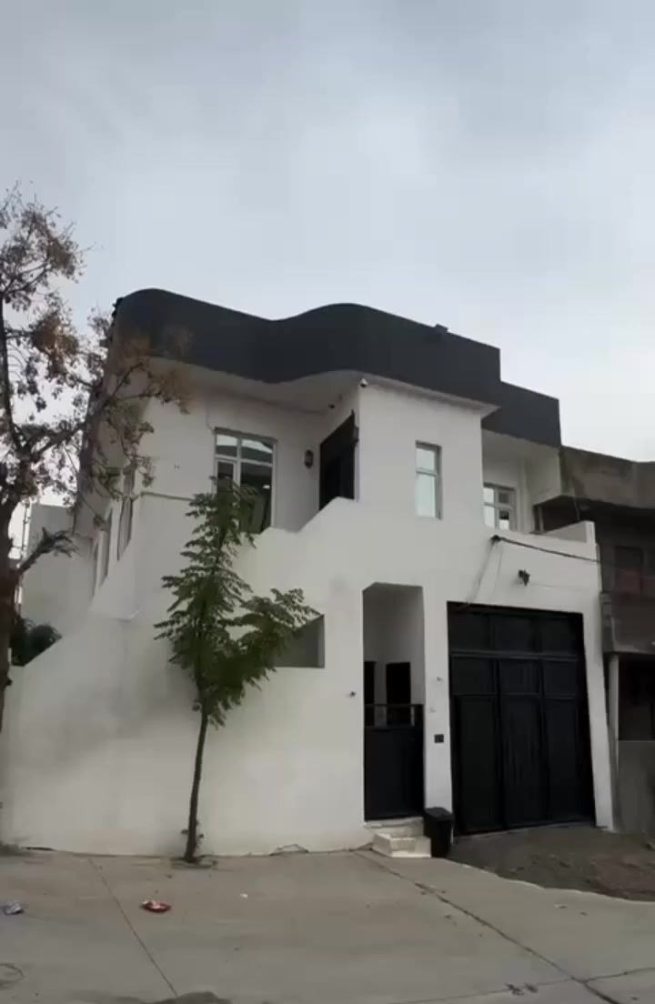 خانــوو بۆ بۆ فرۆشتن 
لە سلێمانی گەڕەکی کانی سپیکە
🆔️ ژمارەی کۆدی خانوو ١١٨

💰 بۆ زانینی نرخ کۆمێنت بنوسەو نرخت پێ دەگات 
📞 بۆ زانیاری زیاتر ..للاستفسار اکثر الاتصال 
☎️***********   

ڕووبەر : ١٣٨م 
پێکهاتووە لە ٢ نهۆم 
بۆ دوو ماڵی سەربەخۆ

 
📍ناونیشانی ئۆفیسی سەرەکیمان لە سلێمانی - گەڕەکی تاڤگە - بەرامبەر بنکەی پۆلیسەکە

#خانووبۆفرۆشتن #زەوی #بۆفرۆشتن #عقارات #کرێ #نوسینگەی #تیجاری #گروپی #عقارات
