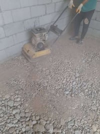 من رخصت لادمن  عمال فرش سبيس وحدل وصب تنضيف بيوت تصعيد بلوك اسمنت  ٠٧٧...