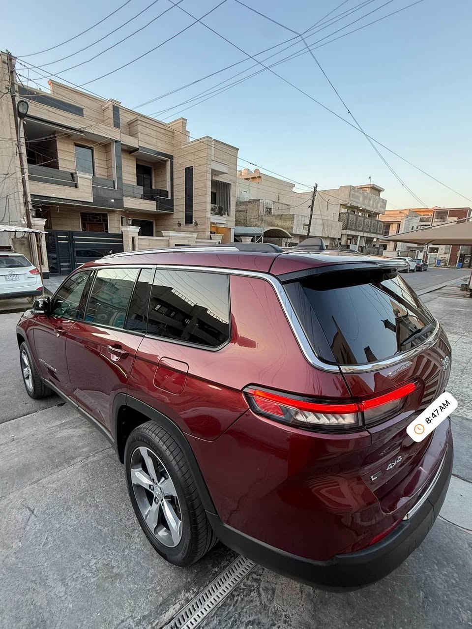 السلام وعليكم 
للبيع2022 Jeep Grand Cherokee L Limited
جيب ليمتد بلاص يعني فول ١ على ١
رقم بغداد الجديد
بأسمي تحويل ثاني يوم
لون كرزي 
ماشية 65000 

المواصفات:-
بصمة تشغيل 
بصمة ابواب وصندوق
تشغيل عن بعد 
بانراما 
كشنات Vib منفصل 
كشنات تدفئة تبريد 
تبريد منفصل ثلاث قطع
شاشة جبيرة
كير ماوس 
درايف مود 
انظمة قيادة
وتحكم بالقيادة
صندوق كهرباء
كشنات جلد لون بيجي 
كشنات كهرباء
كشن خزن ميموري
سستم صوت ALBINE
نقط عمياء
رادار امامي
رادار جوانب
تحديد مسار 
وقوف ذاتي
حساسات امامي خلفي 
مراية وسطية كامرة
٥كامرات ٣٦٠
هند بريك دكمة
تحكم استيرن
هيتر استيرن
شفتات استيرن
 منافذ تايب سي
لايتات زينون 
لدات امامي
بكلايت لد 
سبير منازل
جام اوتو
ويل كب كروم 

السيارة بيهة صبغ بنيد وجاملغ
وبيهة ثلاث قطع كلير امريكا بدون 
السيارة جاهزة بدون اي نقص   
اي استفسارت تعال خاص او اتصل
***********
عنوان بغداد
حي الخضراء بغداد, العراق
