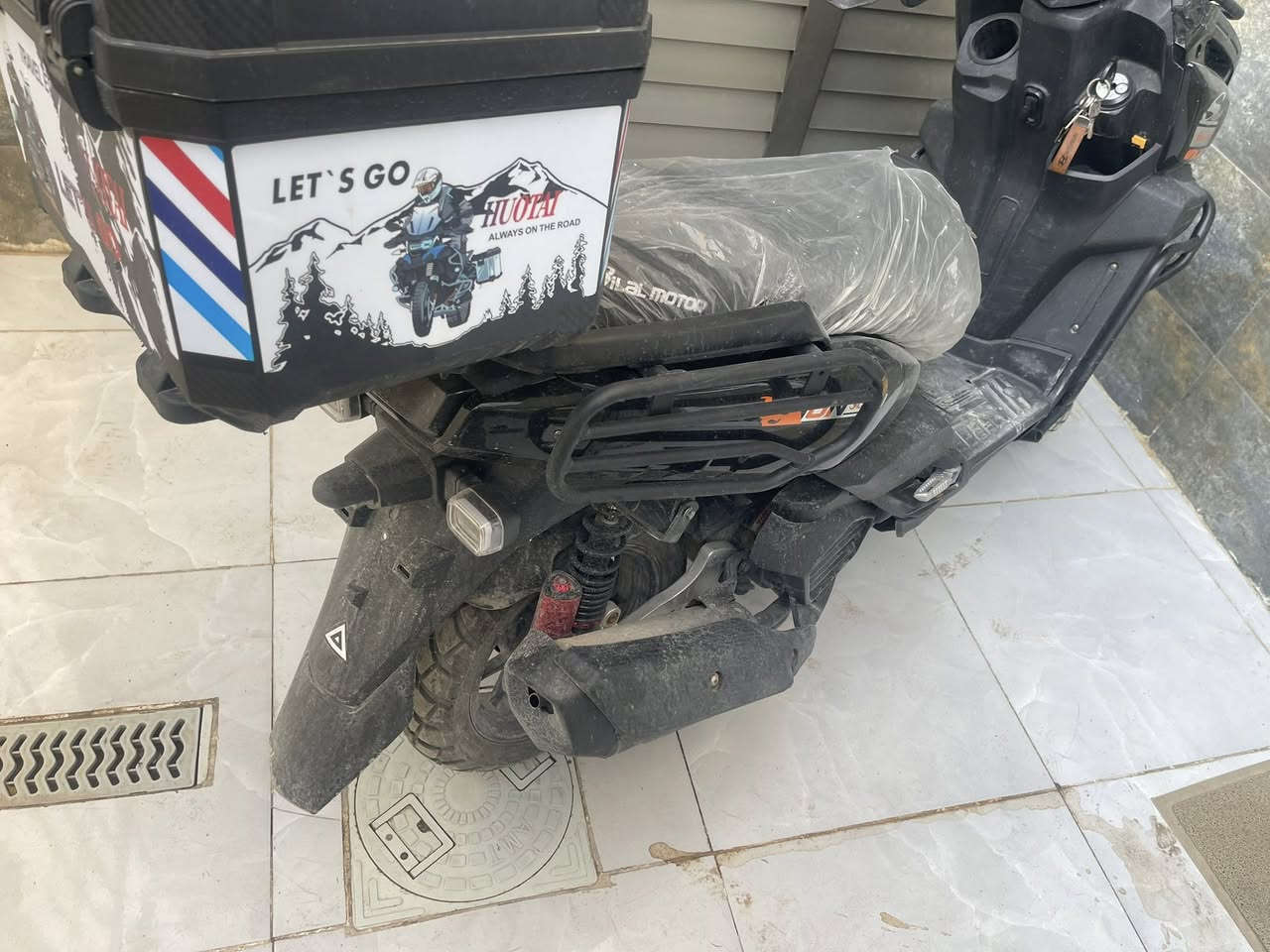 اباجي ٢٠٢٥ صارله شهر طالعه םـن المعرض مبدل دهن مرتين بس مكفوله وصل المعرض موجود اخذته مليون و٢٠٠  وياها الصندوك وستان موبايل متوازي حط سعر يرضي اللــهہٰ وتصل ***********
