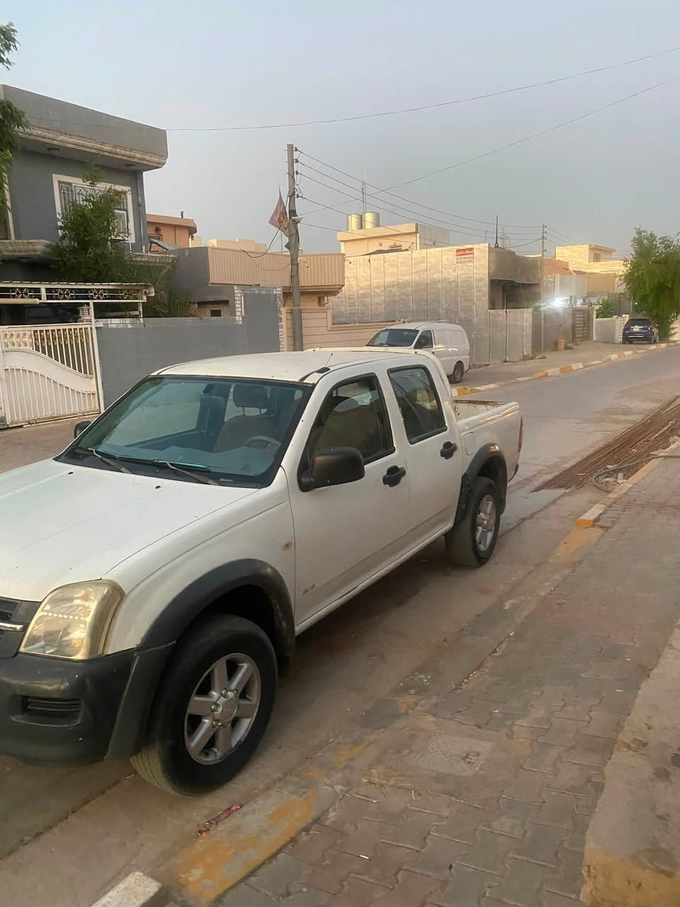 سلام عليكم بيكم لوف مال مزاد مديل 2005 سيارة جاهزة اي نقص مابيه مكينه او كير بلادي اربعه تبريد شغال سعره 75 بيه مجال مكان ديالى خانقين رقم هاتف ***********
