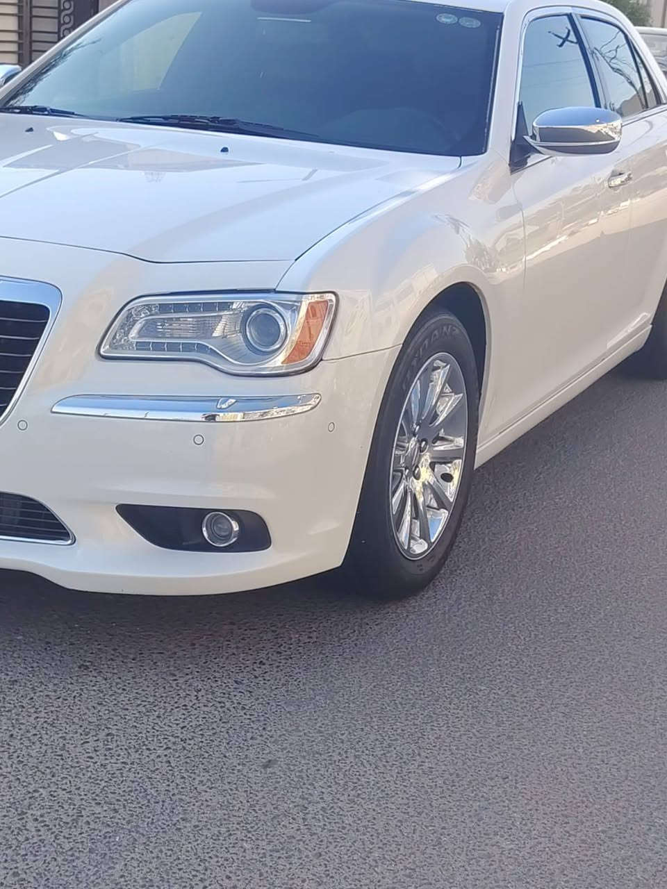 السلام عليكم أوباما ابيض صدفي موديل ٢٠١٤ فول مواصفات السياره داخل كلين  اهنا صاربية طخة بين الداير  والباب الخلفي تبديل باب اصلي وصبغ الداير  العنوان البصرة المعقل السعر 175واتصل على *********** السياره جديده وما مشتغلة خط وكلها على وضع الشركة علما السنوية وراقم جديده الئ سنة ٢٠٣٠ البصرة, العراق
