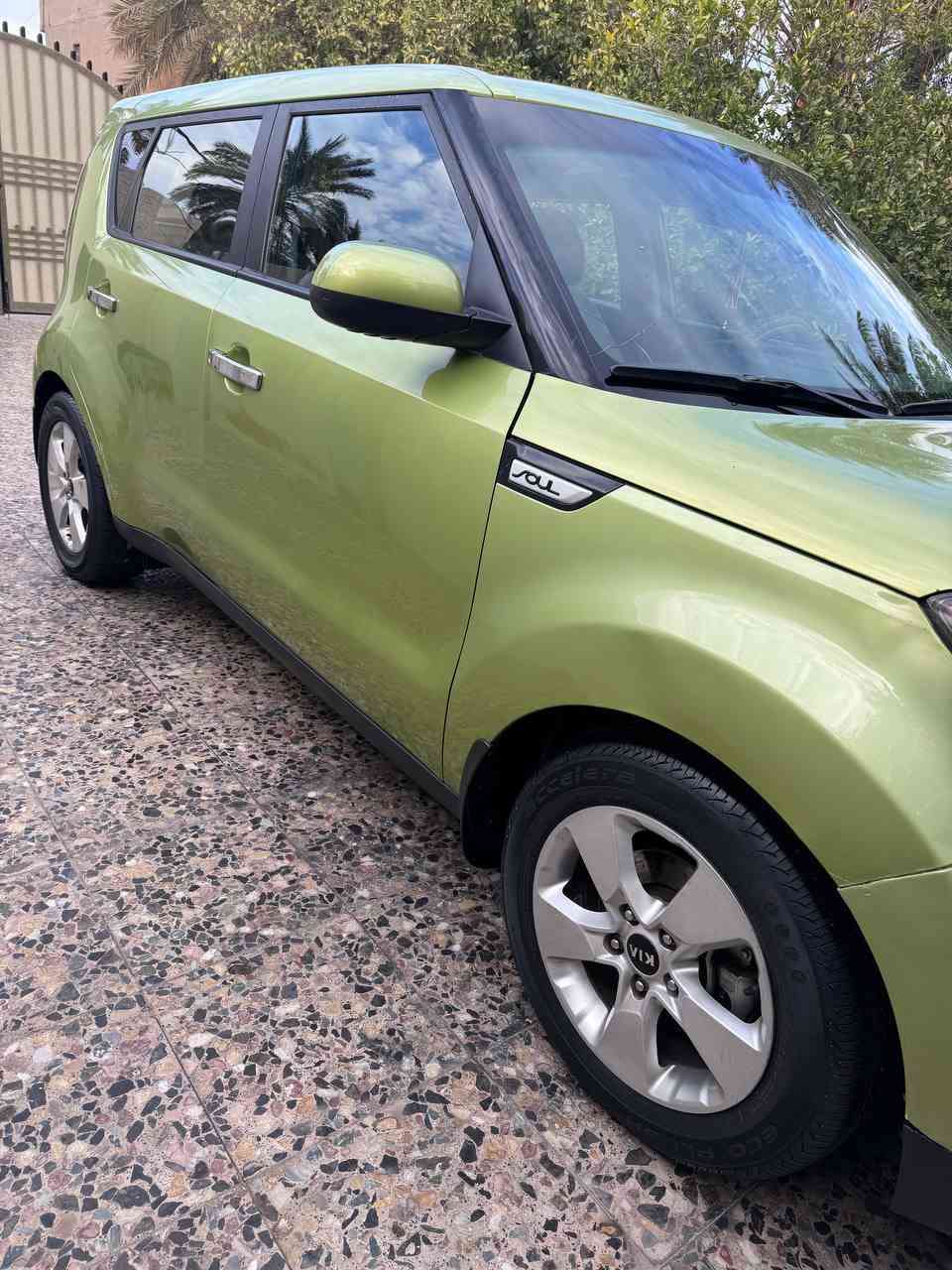 كيا صول 2017 رقم بغداد انگليزي بأسمي
محرك وكير مكفولات تبريد تدفئه شغال 
تخم تاير جديد حدادايه جديده وجاهزه
حادث بنيد سونار مرفق في داخل المنشور 
السعر 105ورقه للاتصال ***********
