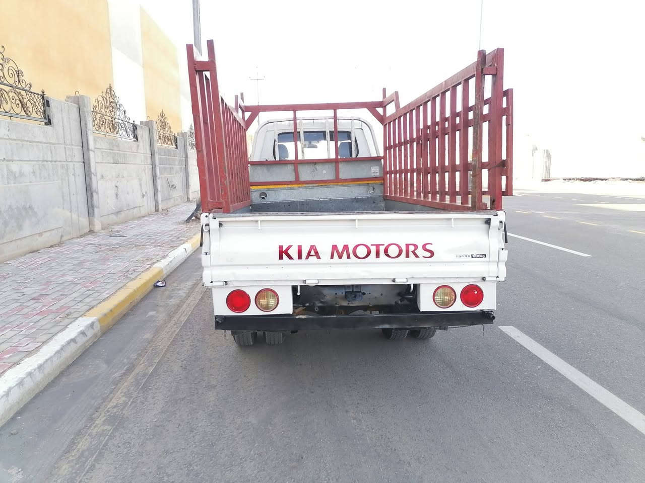 اسلام عليكم كيه فحل للبيع موديل 2009  رقم  بابل مكان السيارة كربلاء المقدسة السيارة جديده محور تاير خلفي 14 بيها رشات صبغ جماليه سنويه جديده تستلم ارقام إنكليزي السعر 95  للستفسار ***********
