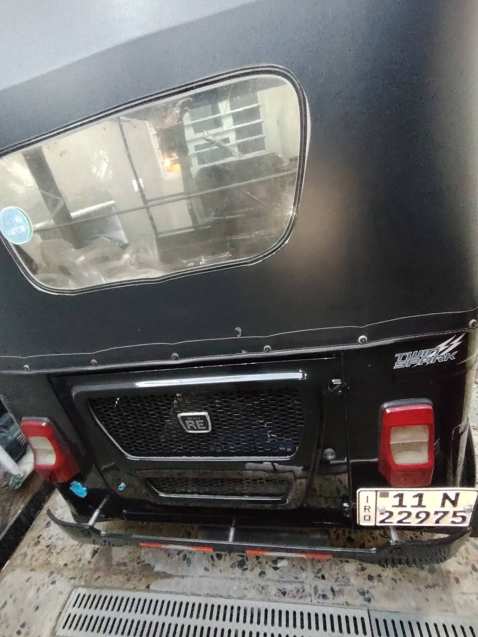 سلام عليكم تكتك للبيع ٢٠٢٢ شهر ٨كفاله عمه رقم وسنويه مكاني بغداد العبيدي شارع عشرين السعر خاص رقمي ***********
