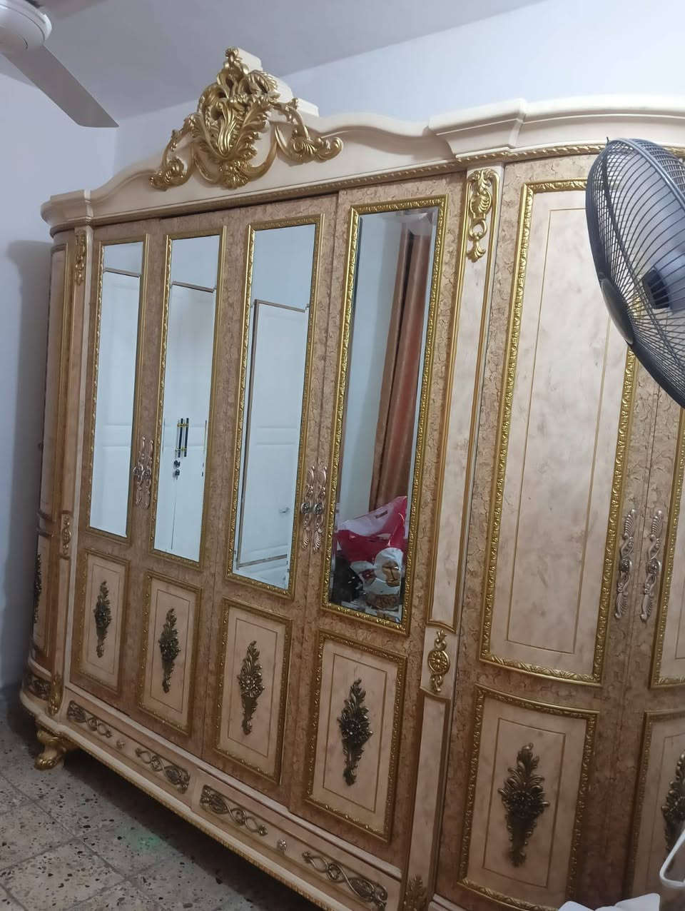 غرفة نوم ماليزية
السعر 750,000 العنوان الشعب حي الصحة خلف المحكمة للاتصال بالرقم ***********
