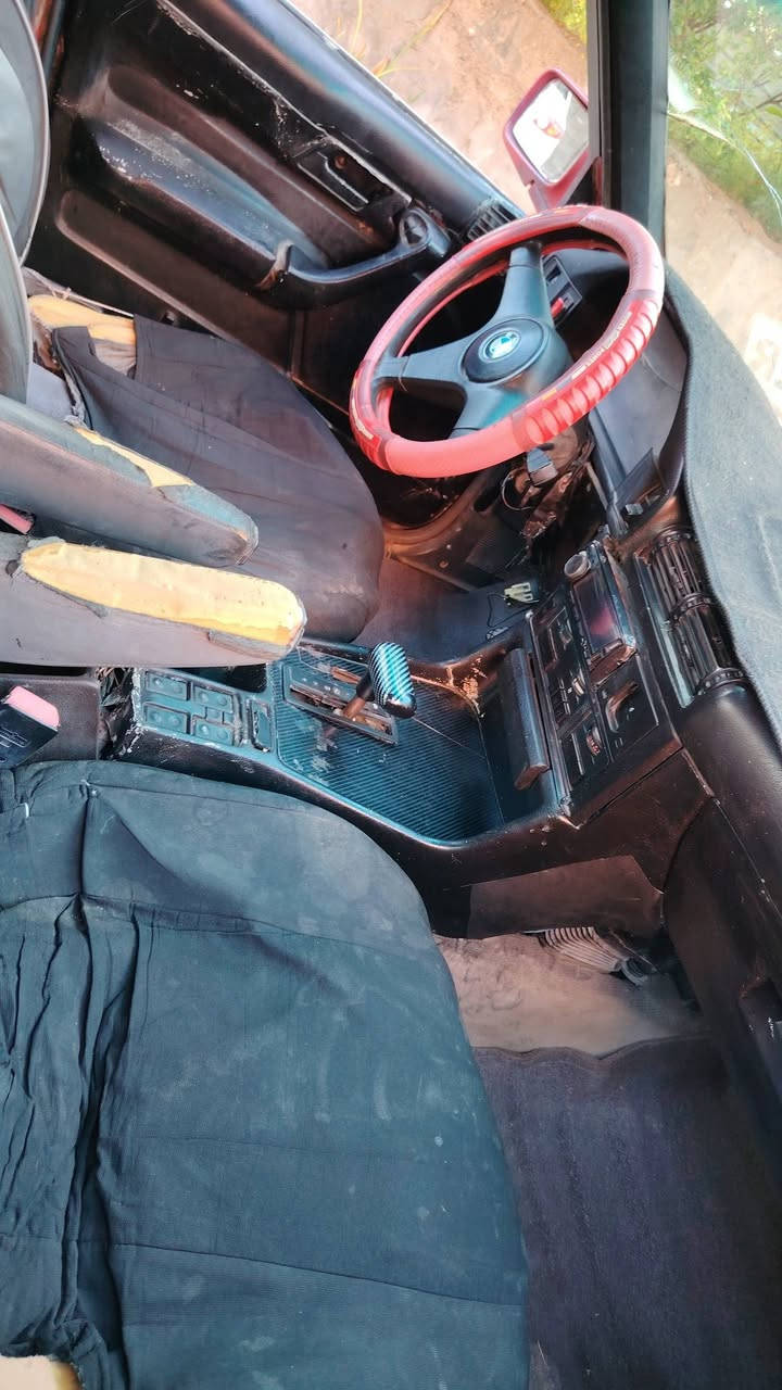 السلام عليكم بي ام 525 كير ومحرك فيفيتي شرط🔥 
مسجله وبيه تحويل فقط بدون وكاله صدر كهربائيات وتواير باور ضو عالي ناصي جوم شغالات  مسجل اربع سماعات 🤝🏼
سياره جاهزه وكاعده بس شغل ومش تراي 200 👌🏻
سعر 23 وبيه مجال ويرهم مراوس حسب الغناعه 🖐🏻
***********✅
