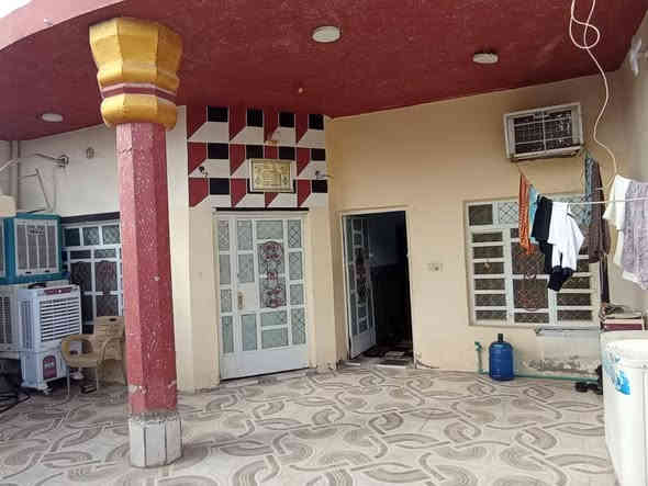 متوفردار للبيع الخالص حي الزهراء حي شمر المساحه 160متر طابوزراعي سند25,غرفتين نوم مطبخ استقبال صاله خلف اسواق ابو عذراءالسعر65مليون ***********
***********
