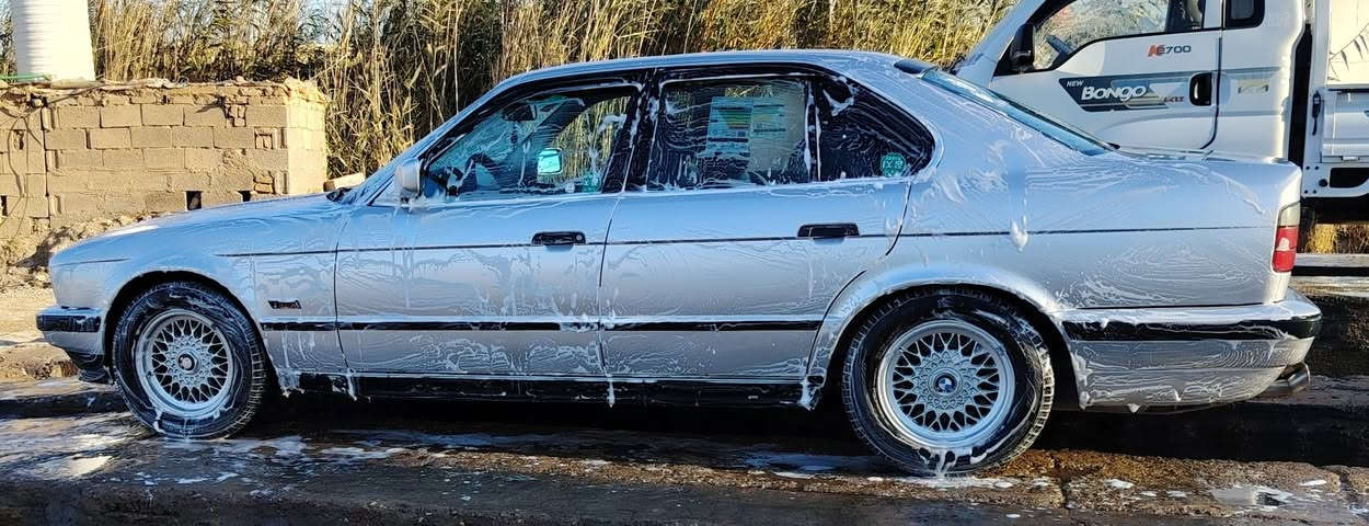 سلام عليكم بي أم 535
موديل 92
سنويه بسمي مانافذه تبريد شغال جام اربعتهن شغال
سنتر لك شغال كهربائية شغاله مكينه وكير واكسل كفاله
مصبوغه جماليه بيه ضربه صغيره جوه البك لايت الأيمن
وبيه نقص بوش2 بل طبله الخلفيه تخم تاير جديد
الشراي يتصل ***********
