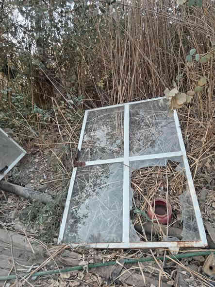 سلام عليكم جام خانه لبيع طول 3 م عرض 2ونص  سعر 115وبيه مجال حك جيه *********** لماكان حي أئمين
