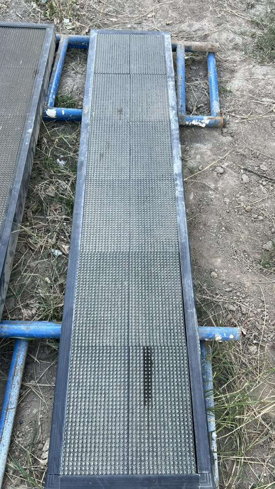 اغراض كافتريه للبيع 

1-شاشه عدد 2 وحده بيه 12بورد وثانيه 30بورد وعندي صوره الها من تشتغل
طباخ 3عيون مال تكلاه
مجمد 
كريل بركل
طوس .بلانكوات
براد 
مكاني حله 
***********
