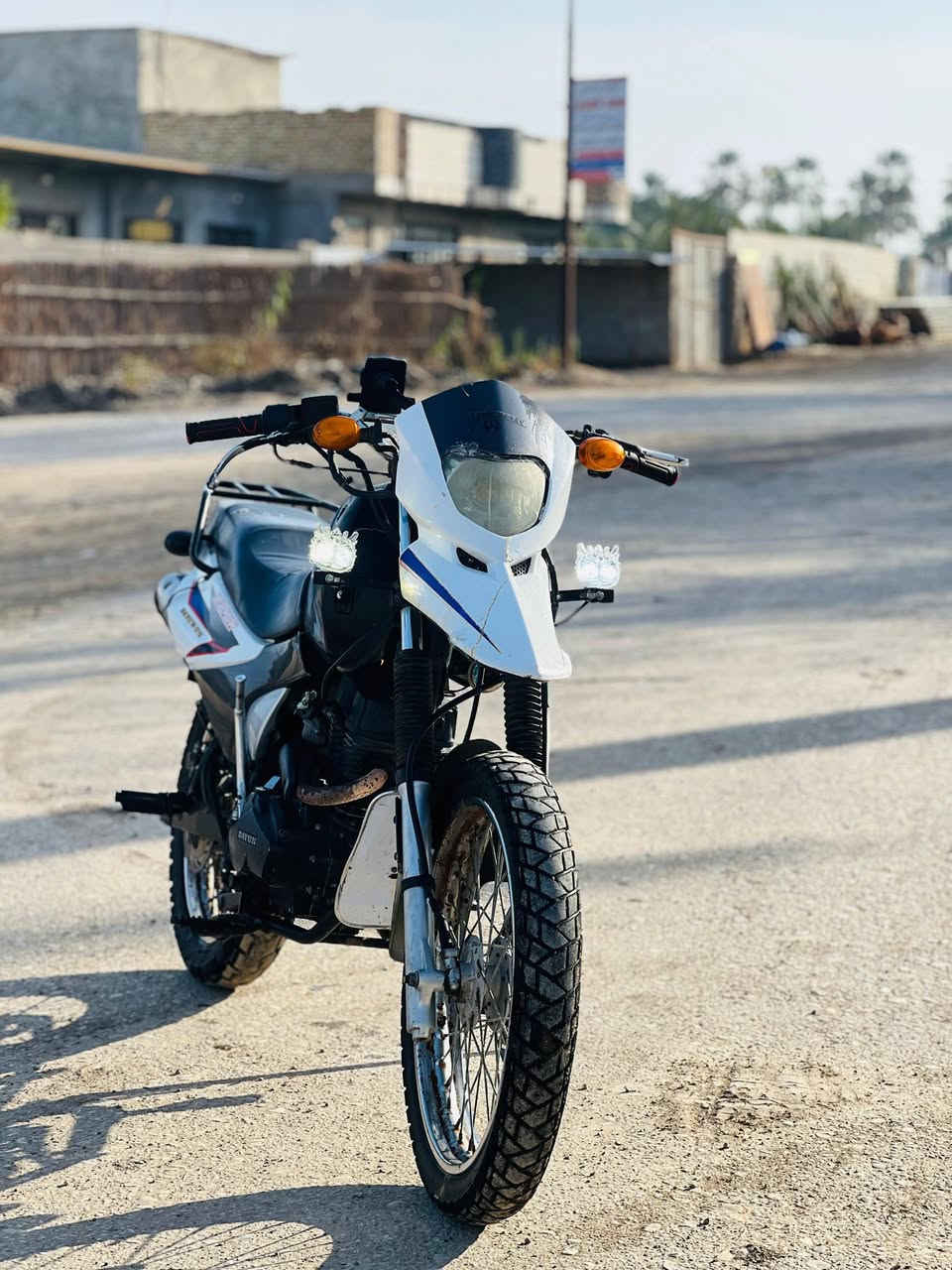 للبيع
قفاز دايوان حجم محرك 200سيسي 
موديل 2020
كفاله ما مفتوحه شرط السعر 900 وبيهه مجال 
***********
واسط عزيزيه
