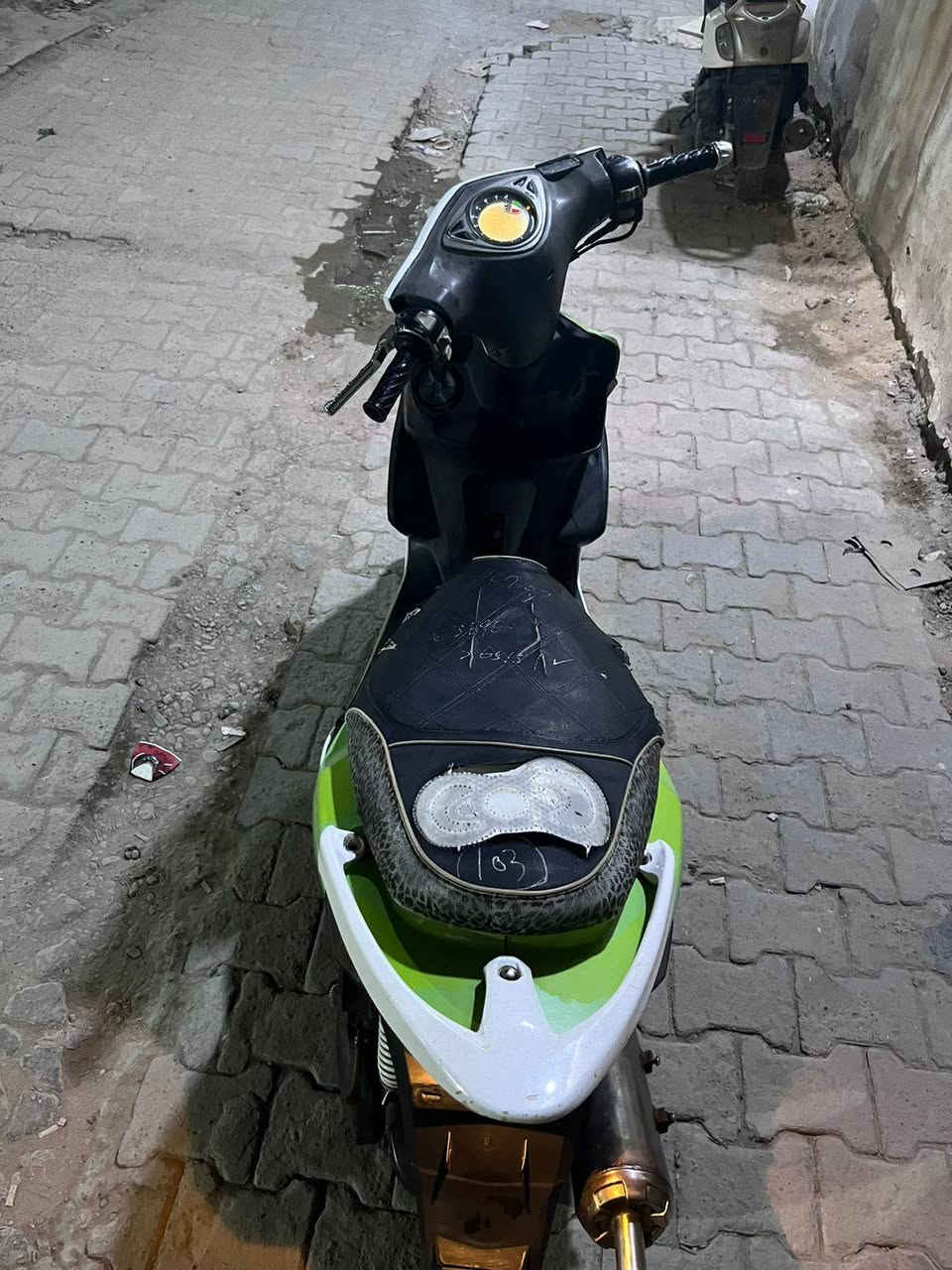 سلام عليكم
ماكس مضلع نوزل دراجه كفالي من البرغي،
بيه كلجات رياضي بيه صجميه ستيل بيه يدات بريك رياضي،
مكينه مامفتوحه دراجه مرتبه
مكاني حريه


**إذا كنت صاحب هذا الإعلان وتريد حذفه لأي سبب، رجاءا أرسل رسالة إلى الدعم الفني**