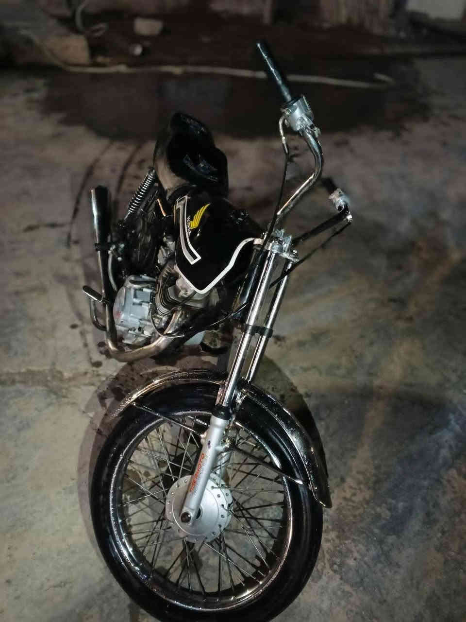 السلام عليكم دراجه للبيع ناقصها بس كابريتا اشويا تكطع المكينه ارشه 2018 شلع او معدل شرط. الرقم ***********.  السعر 250 بي مجال للشراي
