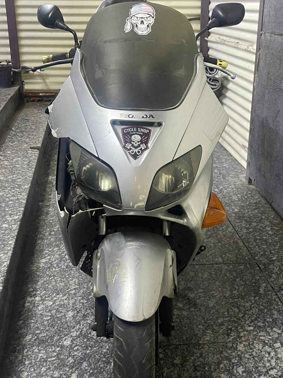 فورزا 0/6 الدراجة واكفة ماعرف شنو عطلها  ابيع كوم حديد *********** واتس اب
