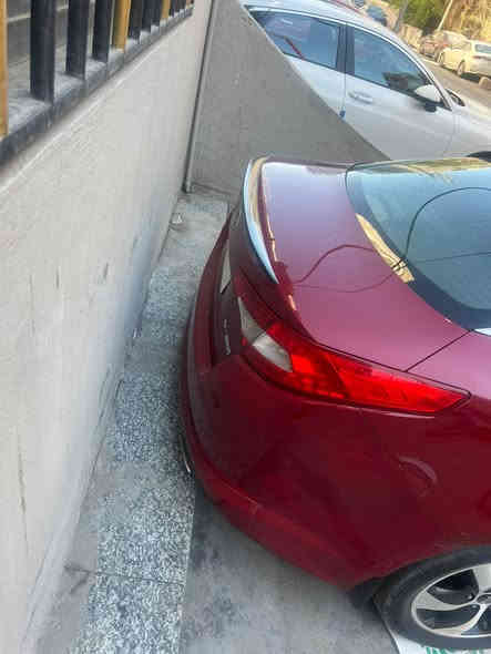 كيا اوبتما 2012
محرك 200 تيربو 
فول مواصفات بصمه بنوراما 
جلد كشنات كهرباء تحكم ستيرن 
شاشه كامرا قطعتين تبريد حادث جاملغ وبنيد 
سونار مرفق السعر 106 وبيه مجال 
للستفسار ***********
مكلف بلنشر
