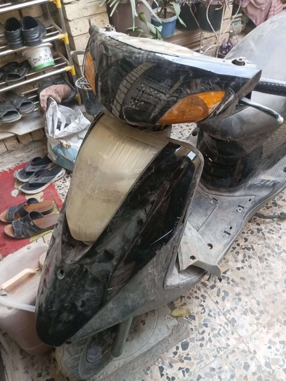 للبيع متروكة عطلها بلكهربائيات ماعرف شنو بالضبط اريدها ب 150
***********
