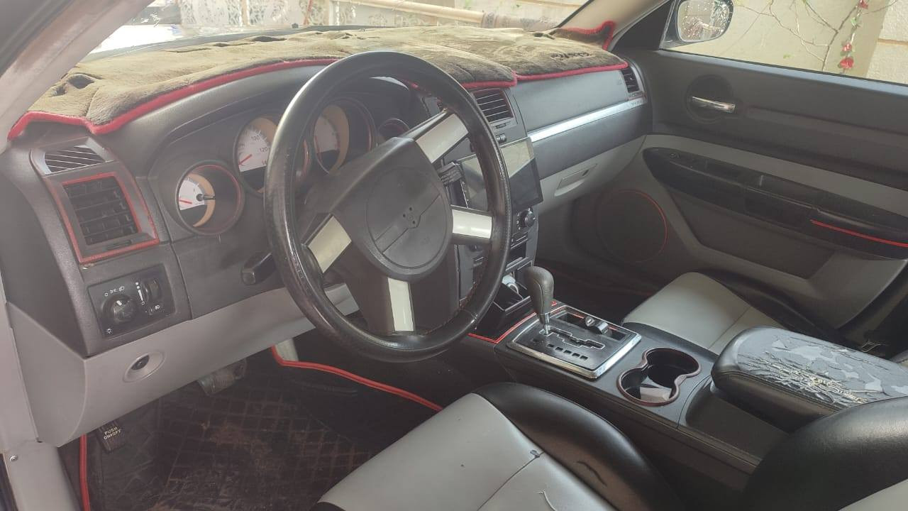 السلام عليكم جارجر 2008

 بدون ضربة رقم انكليزي. تبريد ثلج  سيارة فقط مصبوغة جماليه السيارة فقط اويل بم مالهة واكف تشتغل كلشي مابيهة بس ماشر كلوب الاويل بم    كير مكفولل

  السيارة ب80 وبيهة مجال الله شاهد مو سعرها بس اني اريد ابيع

***********
