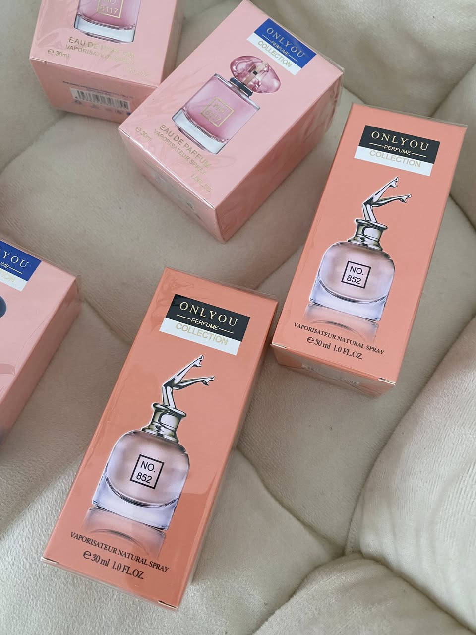 عطور حجم ميني سعر القطعة ٣ قطعتين ٥ الاف 

يوجد توصيل لجميع محافظات العراق 🚚 
.
.
.
.
.
.
.
.
.
.
#بيجامات #بيجاما #اكسبلور #اكسسوارات


**إذا كنت صاحب هذا الإعلان وتريد حذفه لأي سبب، رجاءا أرسل رسالة إلى الدعم الفني**