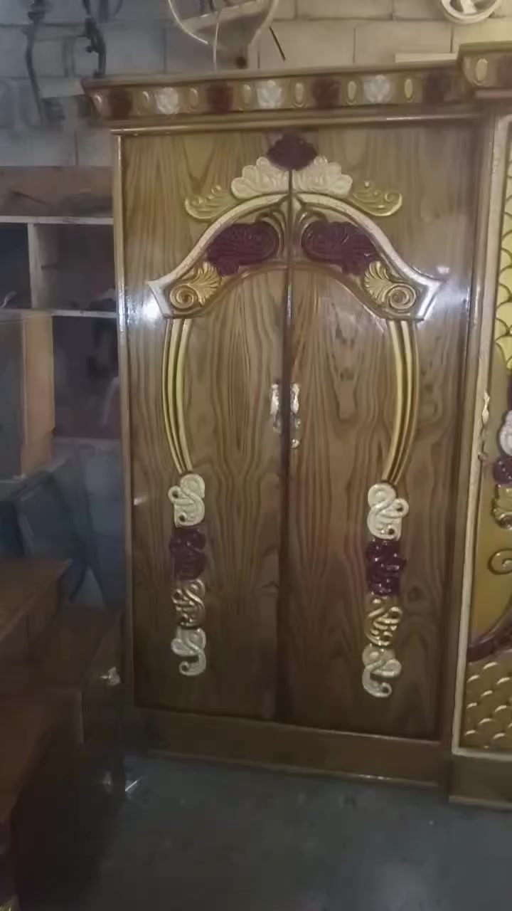 غرفه النوم صاجي شغل ديالى ستة قطع شرط كامل سعرها 450الف معل نقل وشد داخل كركوك ***********
