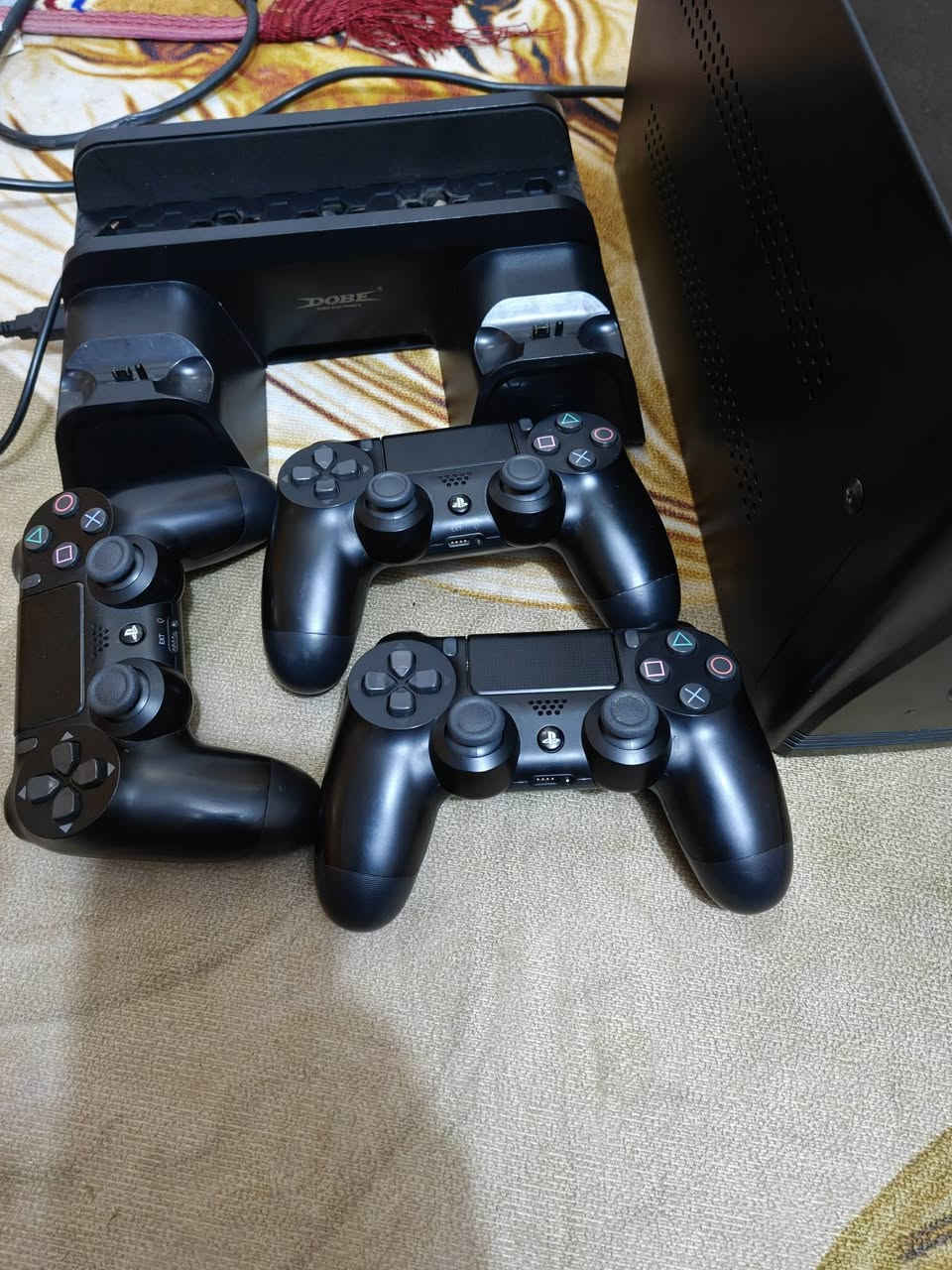 ملحقات بلي 4
قاعدة تبريد وشحن جوستكات بلي 4 برو السعر 15 قفله
جوستك بلي 4 برو اصلي شرط الفحص ع 35 القطعة
يوبي اس فالكون 1200 السعر 50 
عنواني بغداد اي استفسار عالرقم ***********
