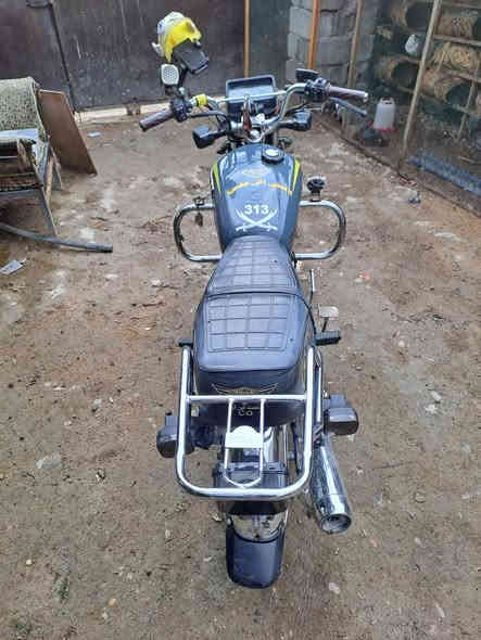 السلام عليكم ورحمة الله وبركاته اخوان سولنك موديل 2024 للبيع دراجه خير من الله نكره سلف مناقصها شي دراجه بلاديه نقصها صينيه مال زنجيل وصفاحيه يمنه وهذن ميكلفن ولباقي كلا كفاله على وضع لبلاد السعر 650وبيها مجال رقمي *********** مكان الدراجه بغداد الغزاليه
