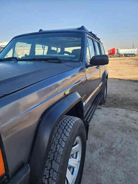 السلام عليكم جيب موديل ٩٠ محرك فيفتي وكير مكفولات سدر قبل سبوعين شاده جديد ورك خلفي ربطتين جدد شادهن طخم تاير قبل شهر شديته السيارة جاهزة العنوان علي الغربي السعر ٣٨ بيها مجال حق الجيه .
*********** اتصل او واتساب واذا مراوس بسيارة زغيره عادي
