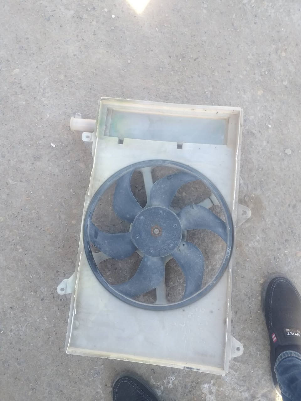 متاح غراض فولكس ضفيره مال افيوزات ول محرك جديده ومروحه جديده ولابه بل كرتون هيه وسويجه لبيع شراي يتفضل خاص وقبق مال محرك اي واحد يريدهن يتفضل*********** خاص
