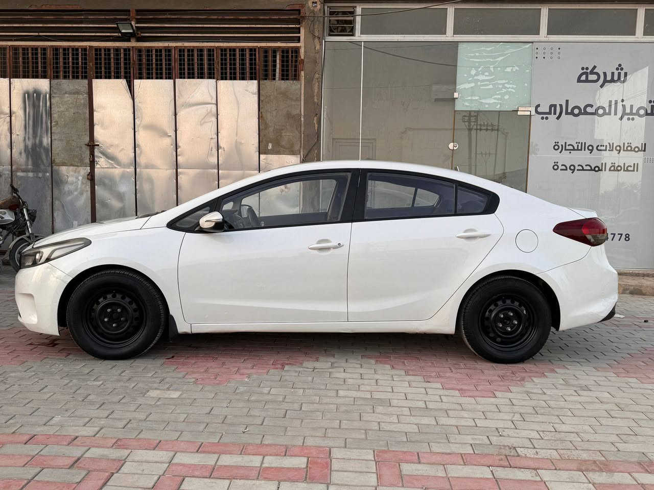 سلام عليكم سيراتو 2017 رقم اربيل مكفوله من الصبغ بيه بارد باب السايق محرك 1600 مواصفات عاديه سياره ماعايزه اي شي ***********السعر 127 بيه مجال
