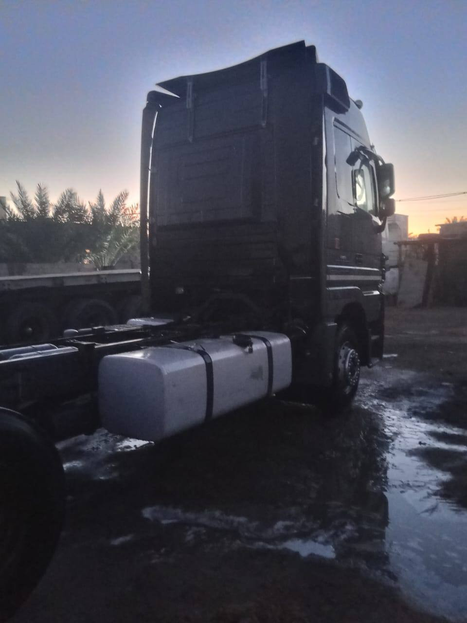 اسلام عليكم مرخصت مدير لكروب
سياره دمعه موديل 2004 حجم 2544  شاصي عدل   مواصفات ثلاجه  رتايدر 5 طكات  كامرات شامه  لايت دمعه  بلاد مكفوله كفاله عامه لستفسار لشراي لتصال ‎*********** متواجد  وتساب وفيس بك عباس حامد نعيم
