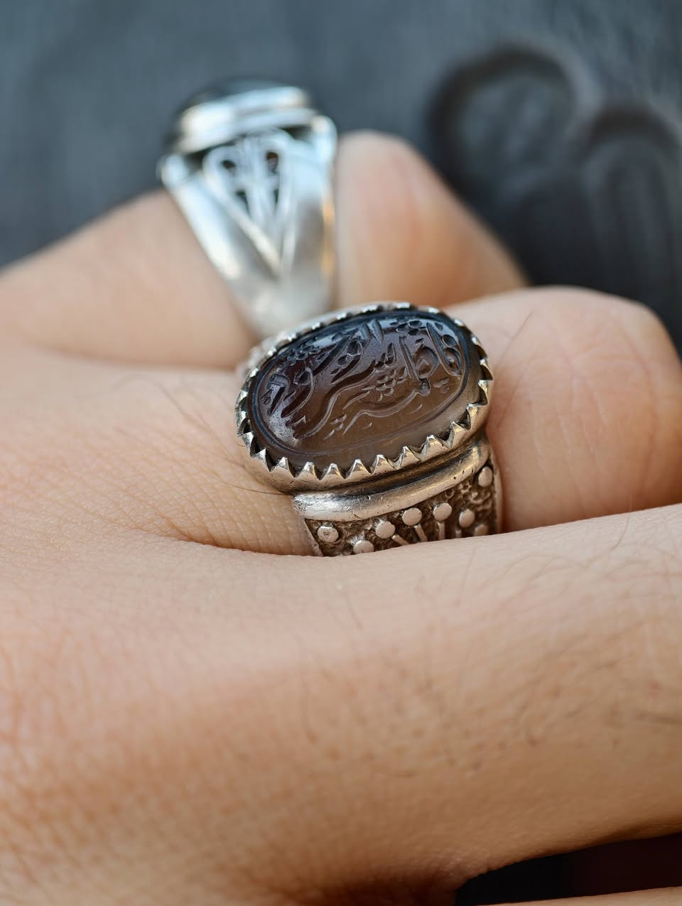 سلام عليكم
در نجف نفطي قديم جراخة قديمة 
مخطوط .. فاطمة سر الوجود 
در نجف اصلي بالذمة صياغه يدويه ثقيله


**إذا كنت صاحب هذا الإعلان وتريد حذفه لأي سبب، رجاءا أرسل رسالة إلى الدعم الفني**