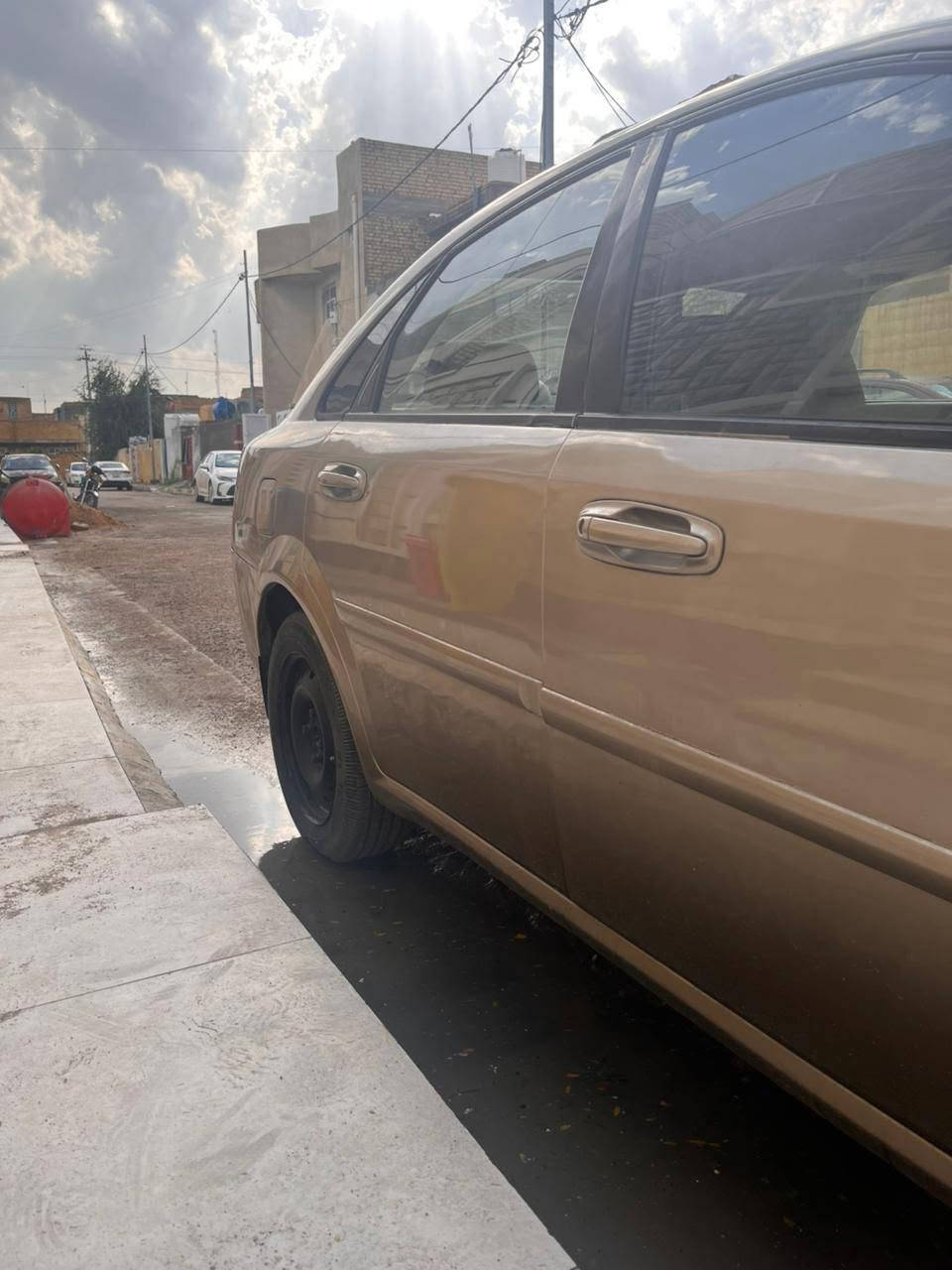 للبيع اوبترا موديل ٢٠٠٦ بيها كير  عاطل مكينه شغاله بشكل جيد مكان السيارة كوت حي الشهداء لتواصل مع صاحب السيارة *********** السعر ٣٨ وبيها مجال
