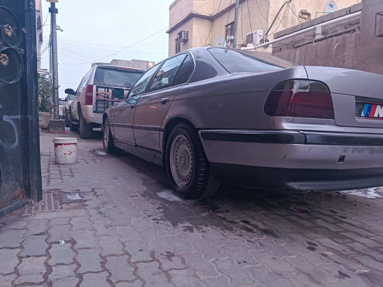 بي ام خفاش حجم 730 موديل 1995 رقم بصره غير مكفوله قبل شهر مبدل مكينه تخربط بس يرادله شويه تفصية كهربائي  بس انه ماعندي فرغه هذا الموجد السعر 40 مكاني البصرة للاتصال *********** او ***********
