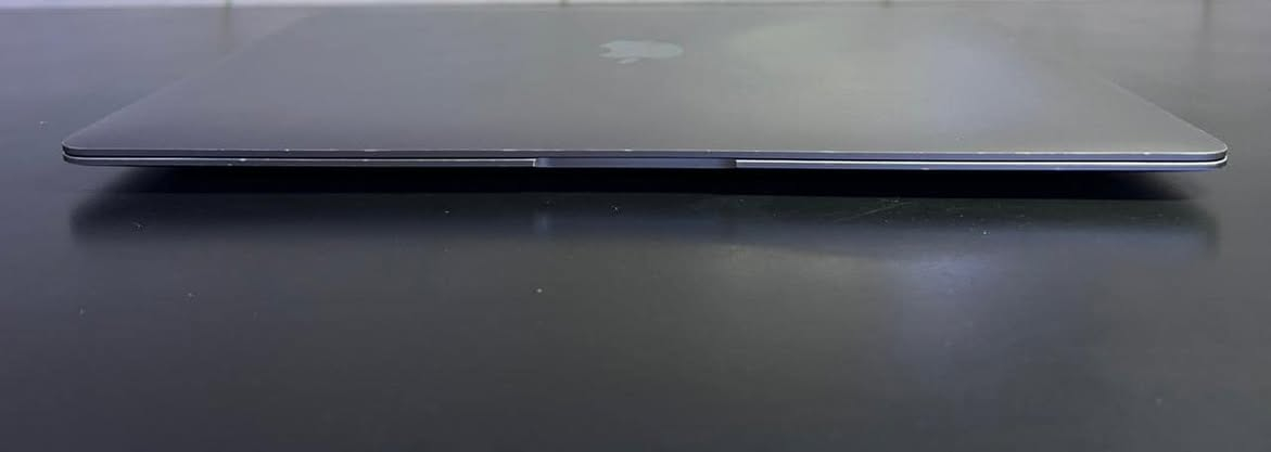 MacBook Air 2020 M1 13.3”
Ram 8 | SSD 500 
Battery 100 | Cycle 86 
Price: 700.000
***********
